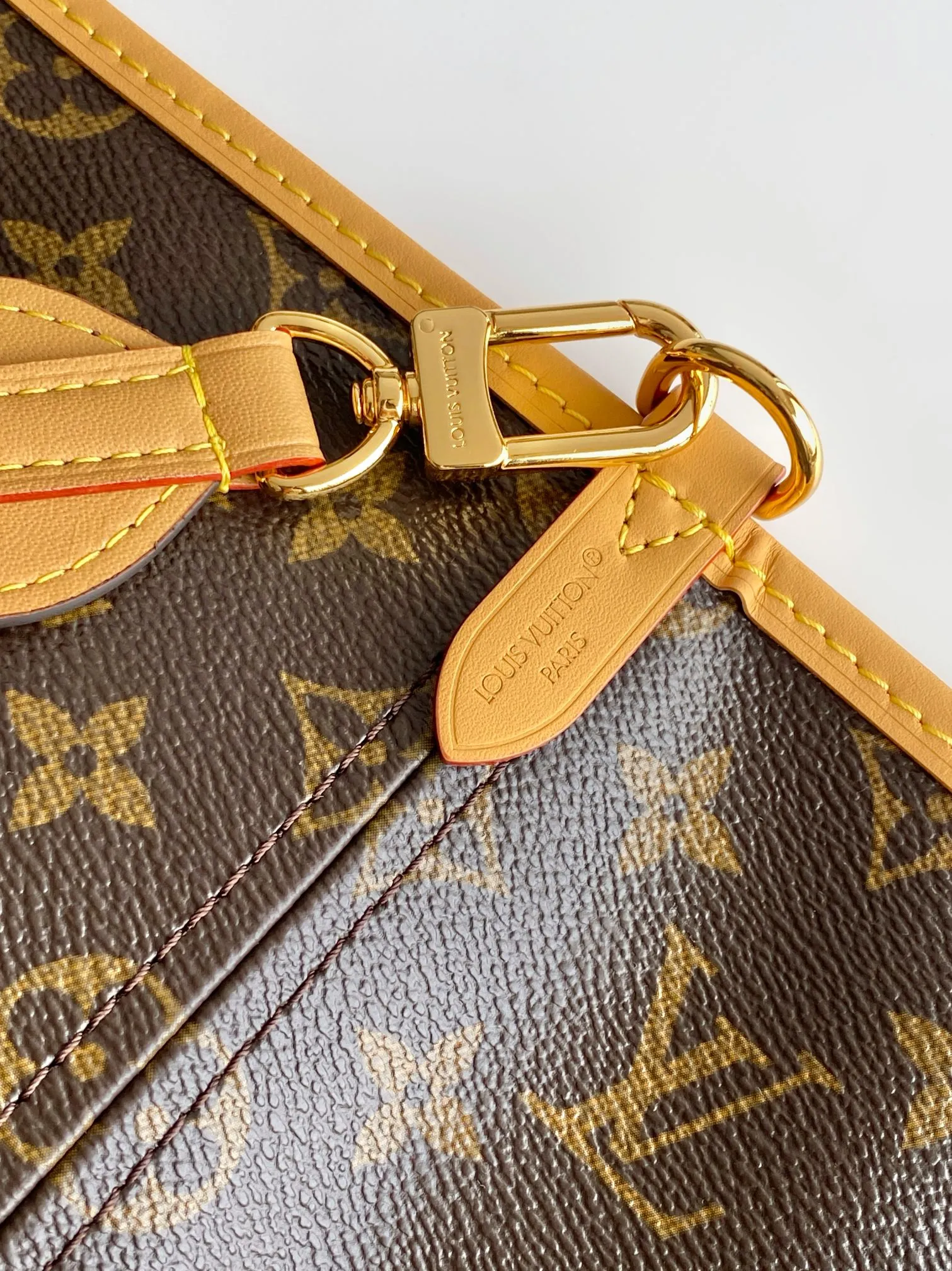 All categories Official website "Brand Women's Bags" Women's Bags 💙 LV 2026 new LV hand-held crossbody bag