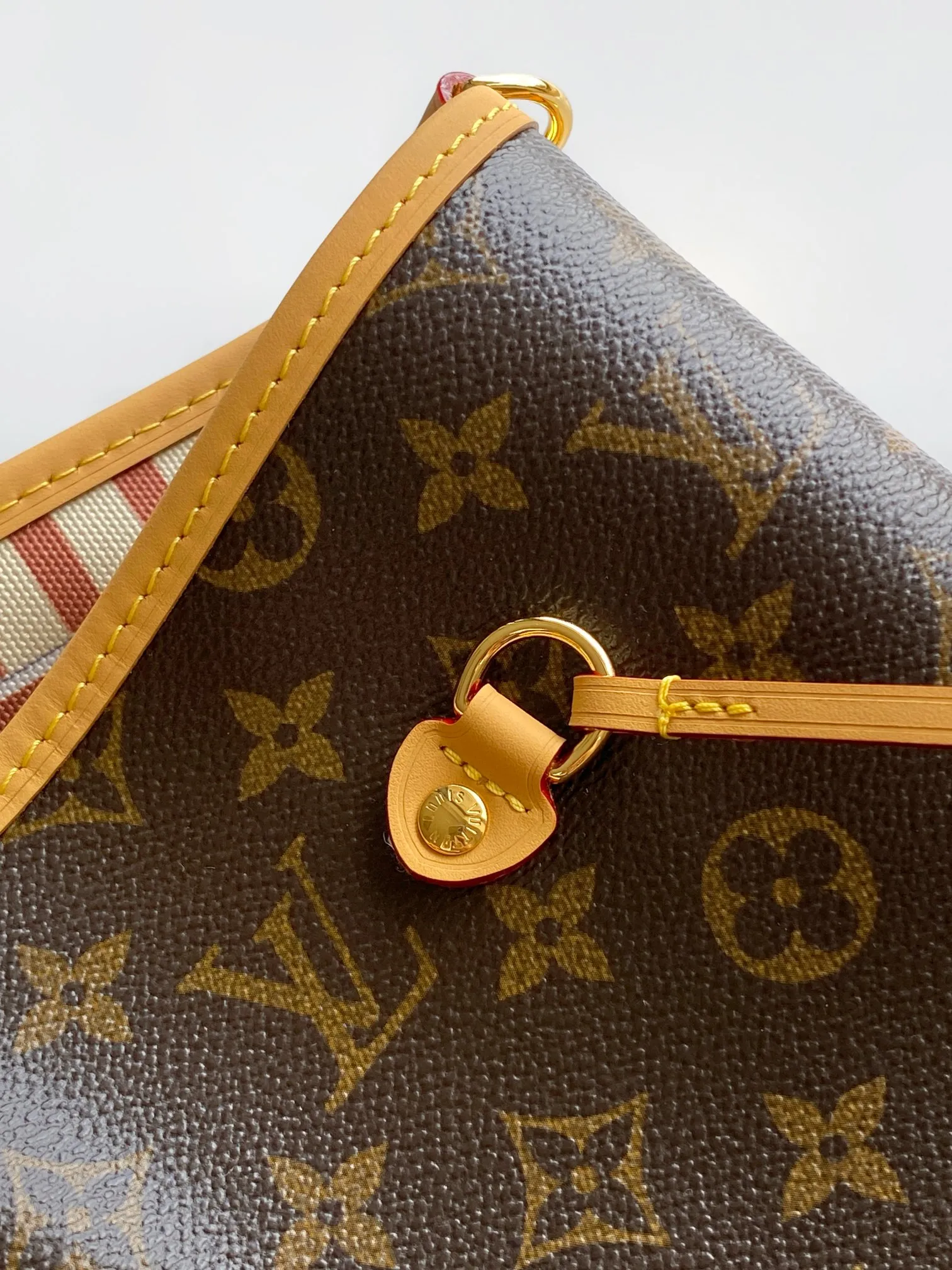 All categories Official website "Brand Women's Bags" Women's Bags 💙 LV 2026 new LV hand-held crossbody bag