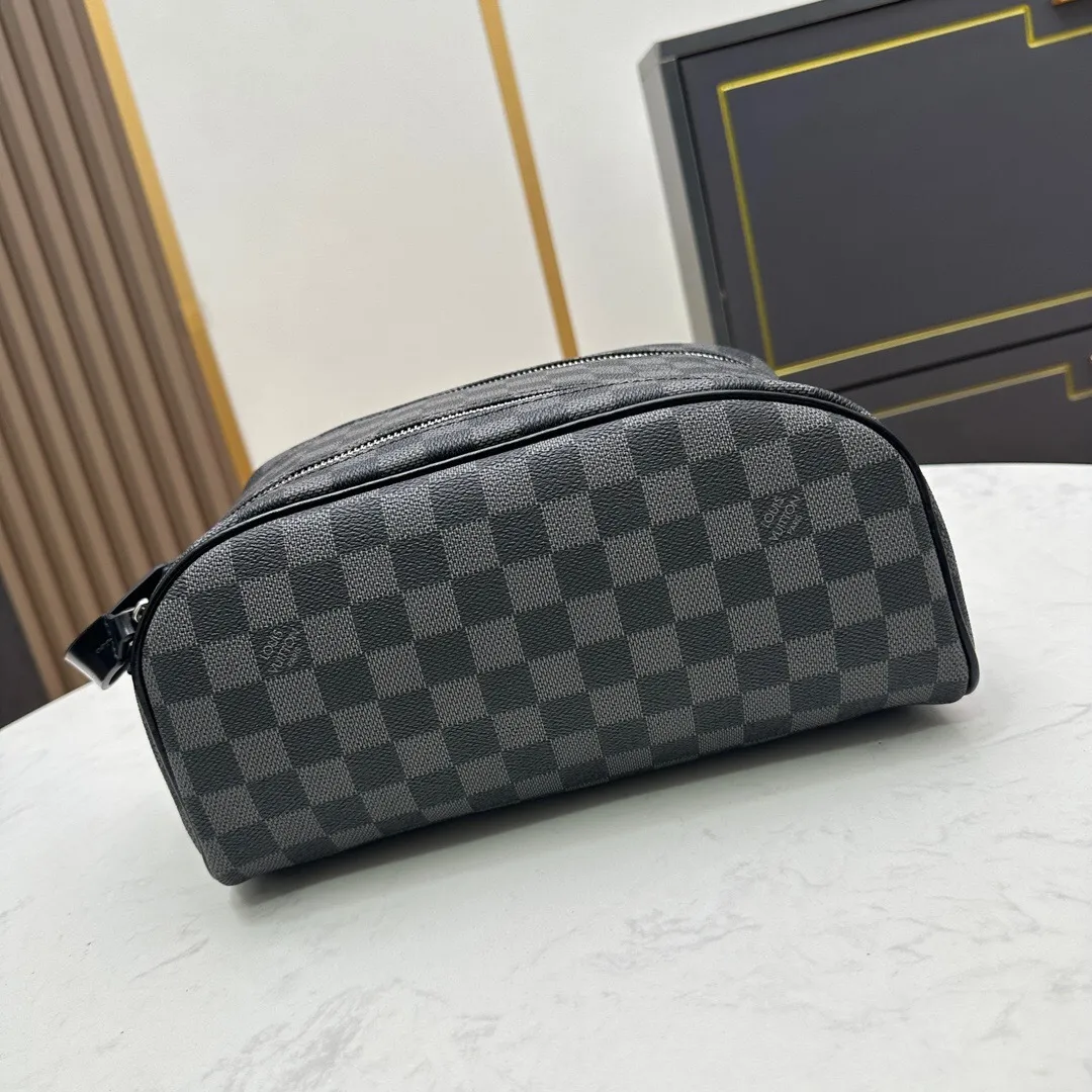 All categories Official website "Brand Women's Bags" Women's Bags 💙 LV 2024 official website new LV toiletry bag