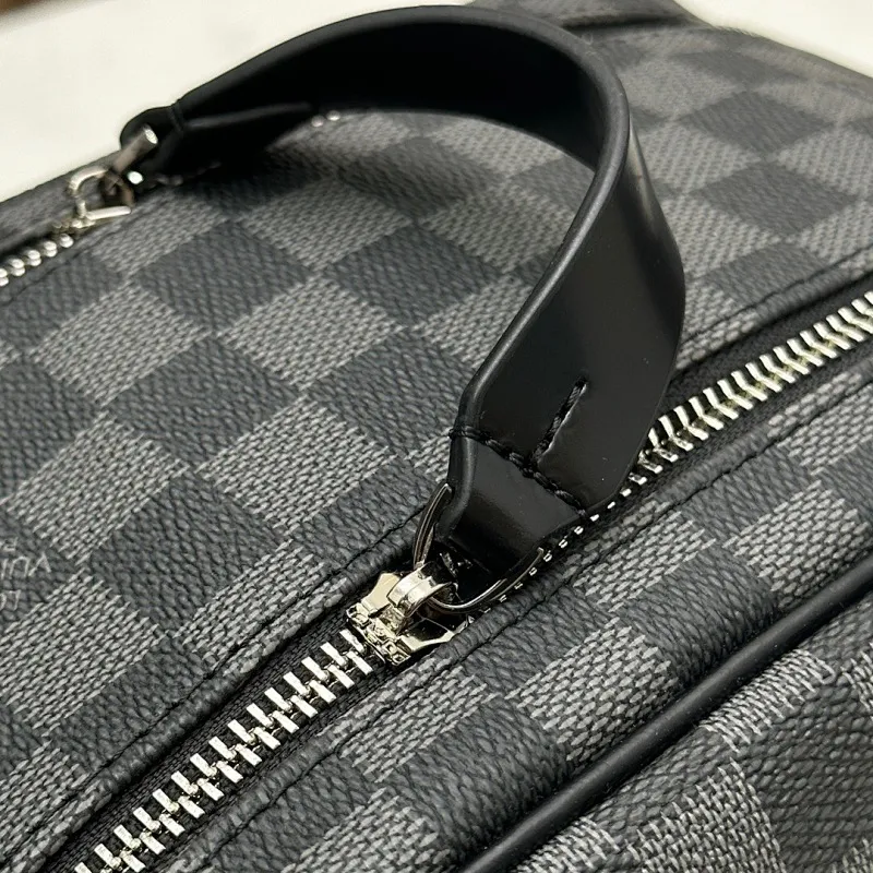 All categories Official website "Brand Women's Bags" Women's Bags 💙 LV 2024 official website new LV toiletry bag