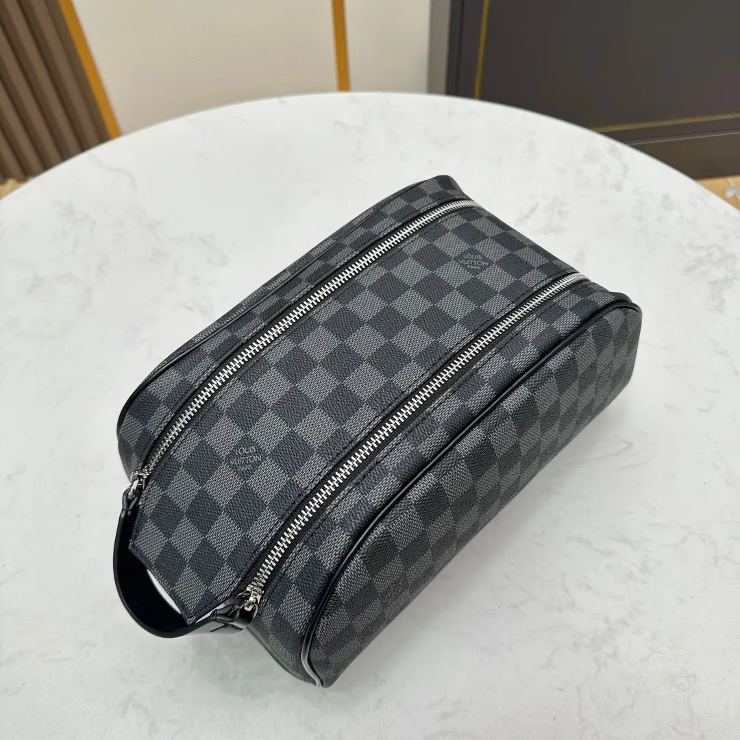All categories Official website "Brand Women's Bags" Women's Bags 💙 LV 2024 official website new LV toiletry bag