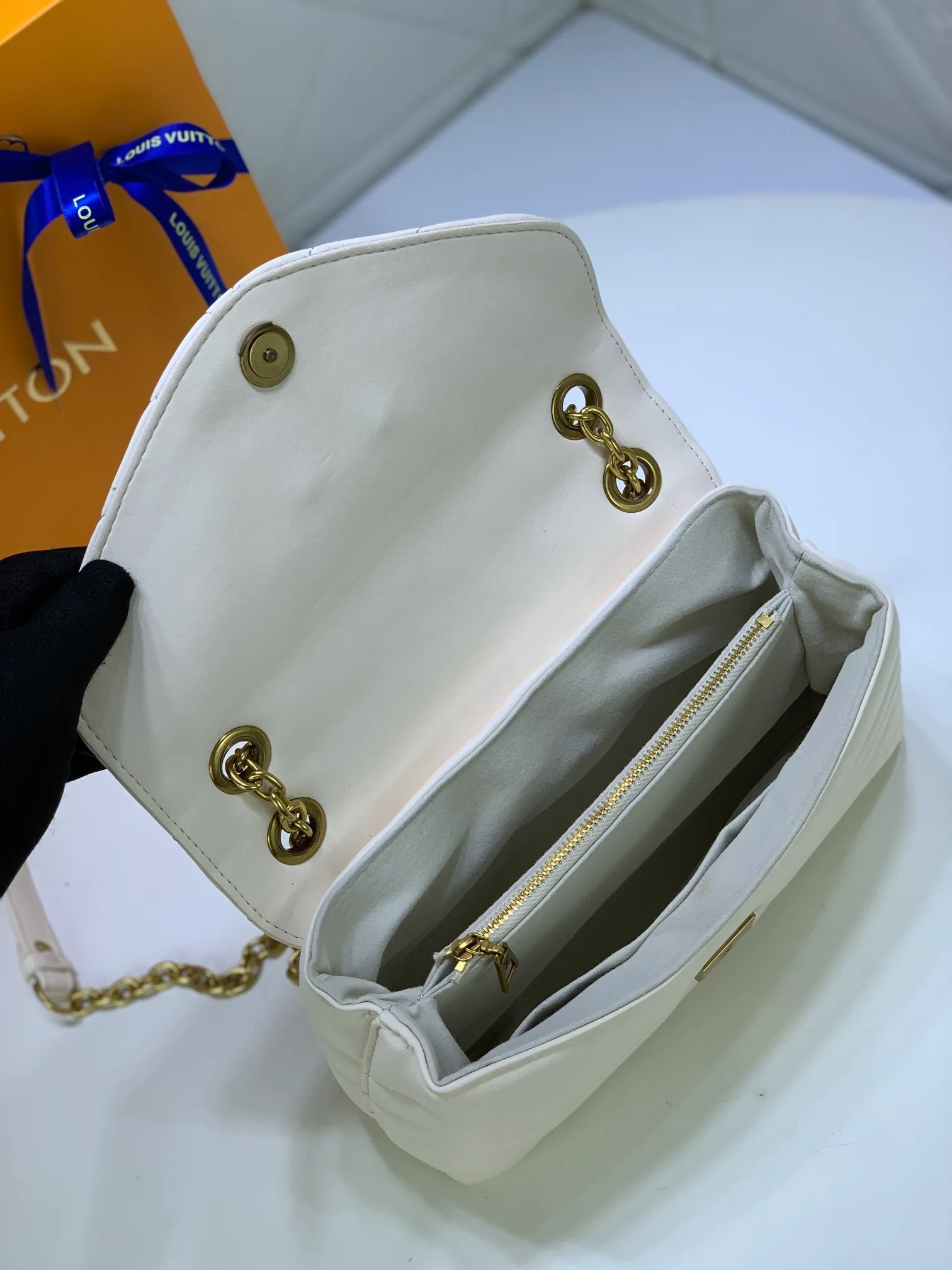 All Categories Official Website "Brand Women's Bags" Women's Bags 💙 LV 2023 New LV Crossbody Bag