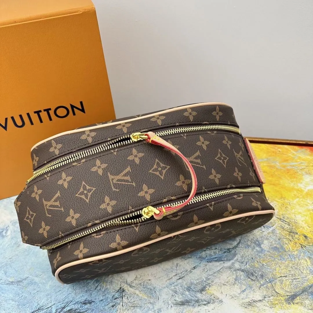 All categories Official website "Brand Women's Bags" Women's Bags 💙 LV 2025 new LV toiletry bag