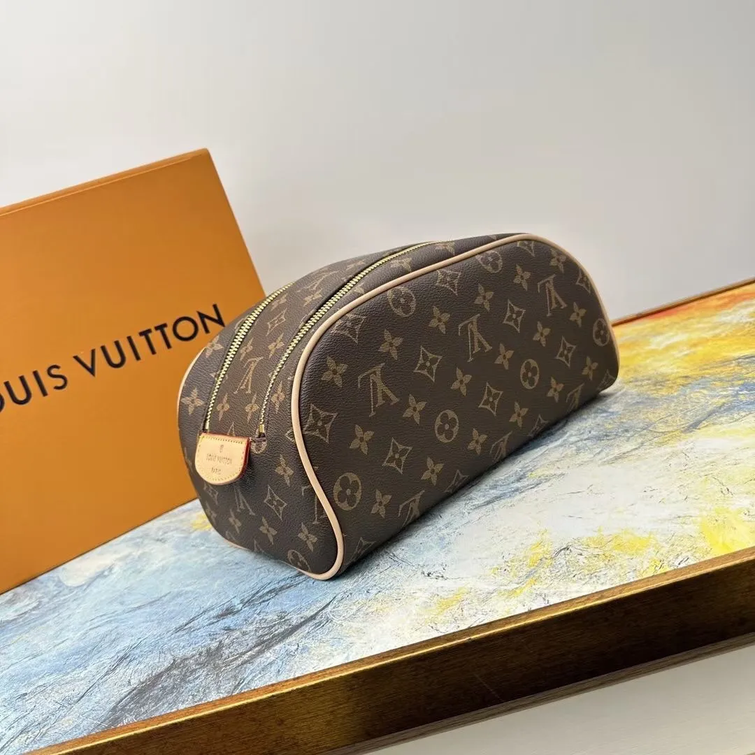 All categories Official website "Brand Women's Bags" Women's Bags 💙 LV 2025 new LV toiletry bag