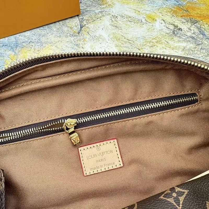 All categories Official website "Brand Women's Bags" Women's Bags 💙 LV 2025 new LV toiletry bag