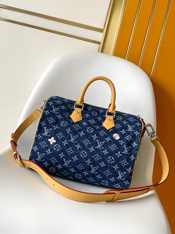 All categories Official website "Brand Women's Bags" Women's Bags 💙 LV 2026 new LV hand-held crossbody bag