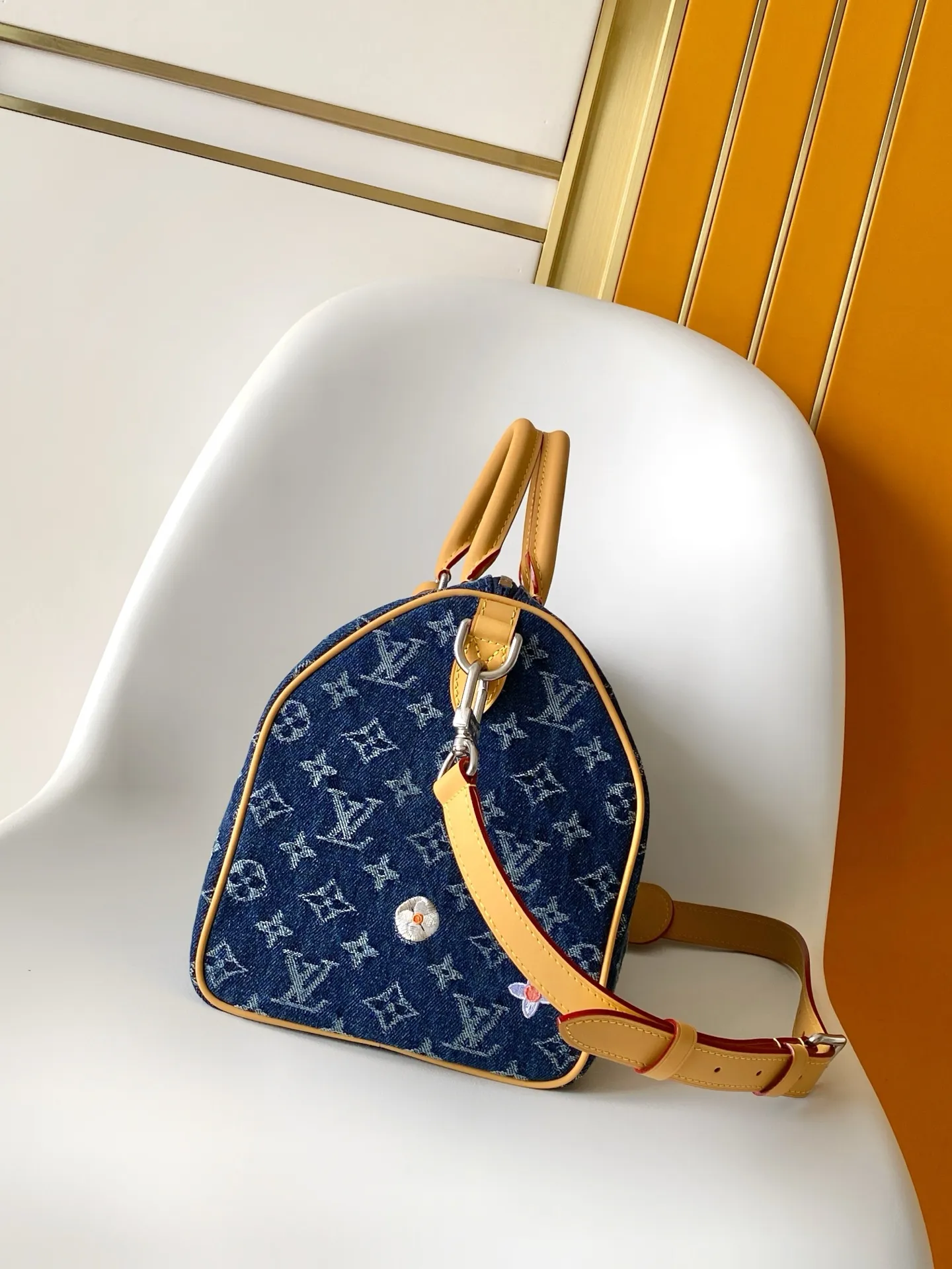 All categories Official website "Brand Women's Bags" Women's Bags 💙 LV 2026 new LV hand-held crossbody bag