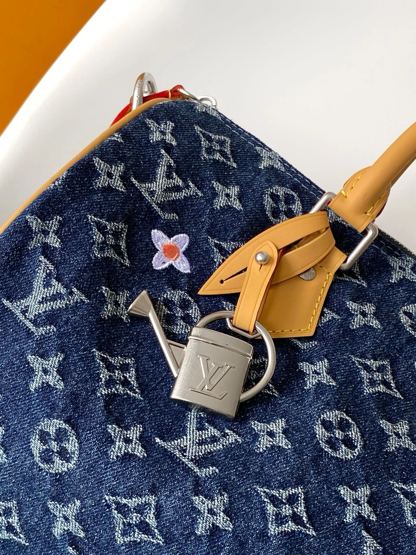 All categories Official website "Brand Women's Bags" Women's Bags 💙 LV 2026 new LV hand-held crossbody bag