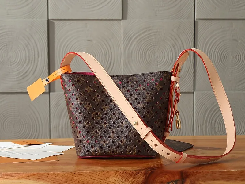 All Categories Official Website "Brand Women's Bags" Women's Bags 💙 LV LV 2026 New Crossbody Shoulder Bag