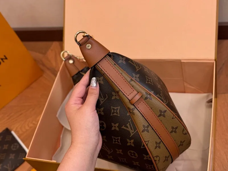 All categories Official website "Brand Women's Bags" Women's Bags 💙 LV 2024 official website new LV armpit bag
