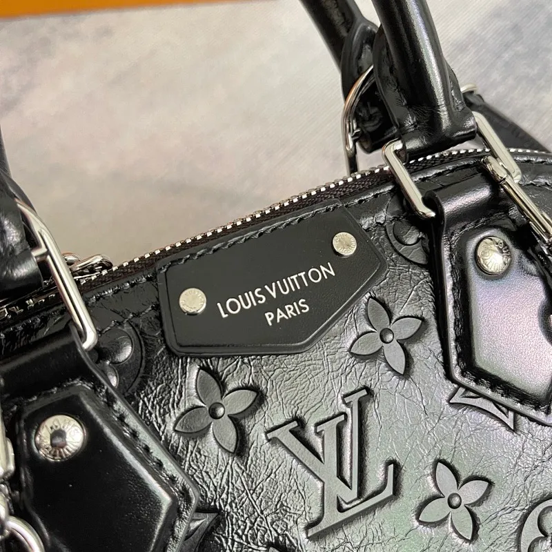 All Categories Official Website "Brand Women's Bags" Women's Bags 💙 LV 2026 New LV Crossbody Bag