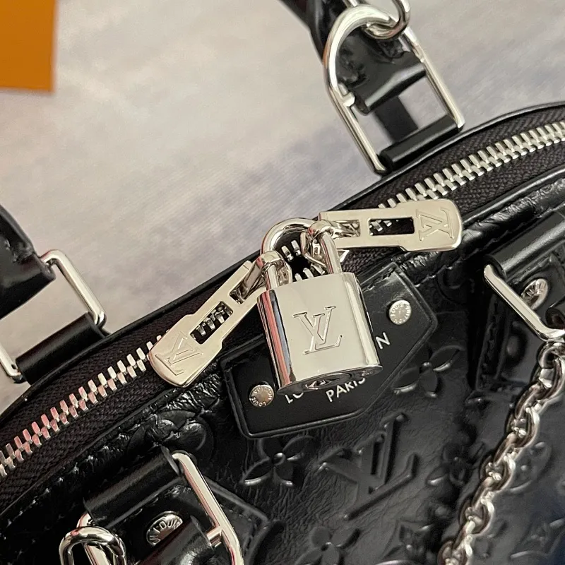 All Categories Official Website "Brand Women's Bags" Women's Bags 💙 LV 2026 New LV Crossbody Bag