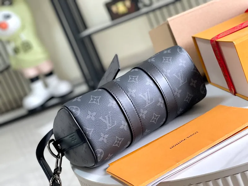 All Categories 💚 Authentic Grade Bags 💚 LV 2026 New LV Top Replica Crossbody Shoulder Bag