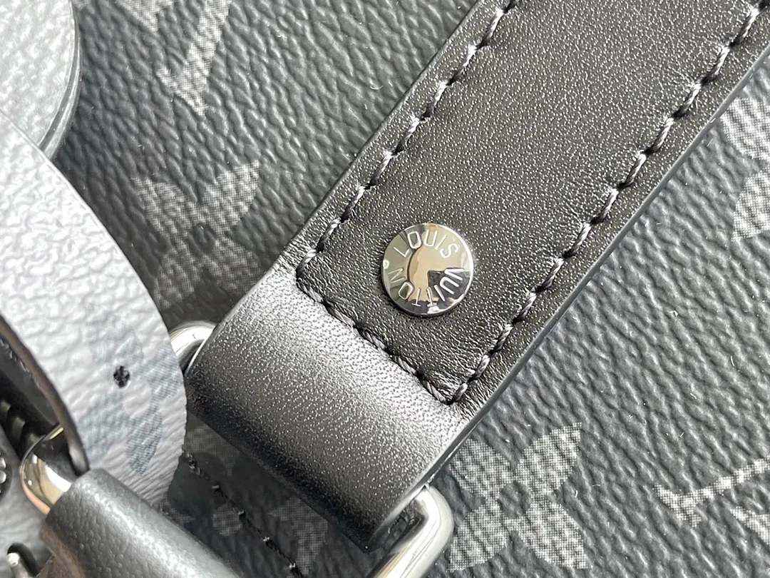 All Categories 💚 Authentic Grade Bags 💚 LV 2026 New LV Top Replica Crossbody Shoulder Bag
