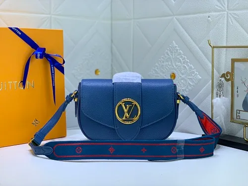 All Categories Official Website "Brand Women's Bags" Women's Bags 💙 LV Pont9 pebbled messenger bag LV PONT 9 SOF, injects an elegant atmosphere with the LV Circle logo derived from the brand archives. Monogram flower clusters are hidden under the flap, and Monogram flowers bloom on the shoulder straps. Medium size 25x17.5