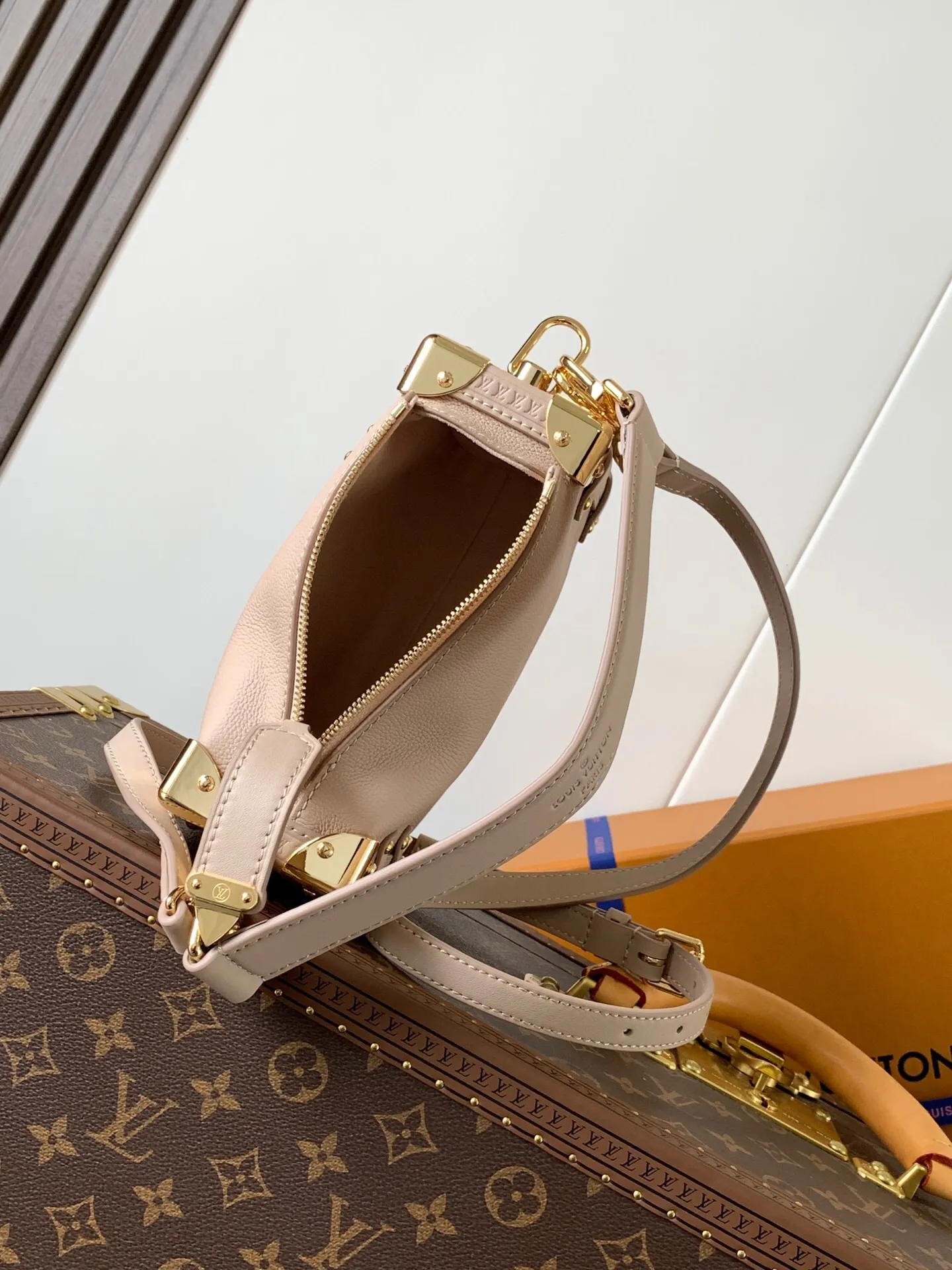 All Categories Official Website "Brand Women's Bags" Women's Bags 💙 LV 2025 New LV Crossbody Bag