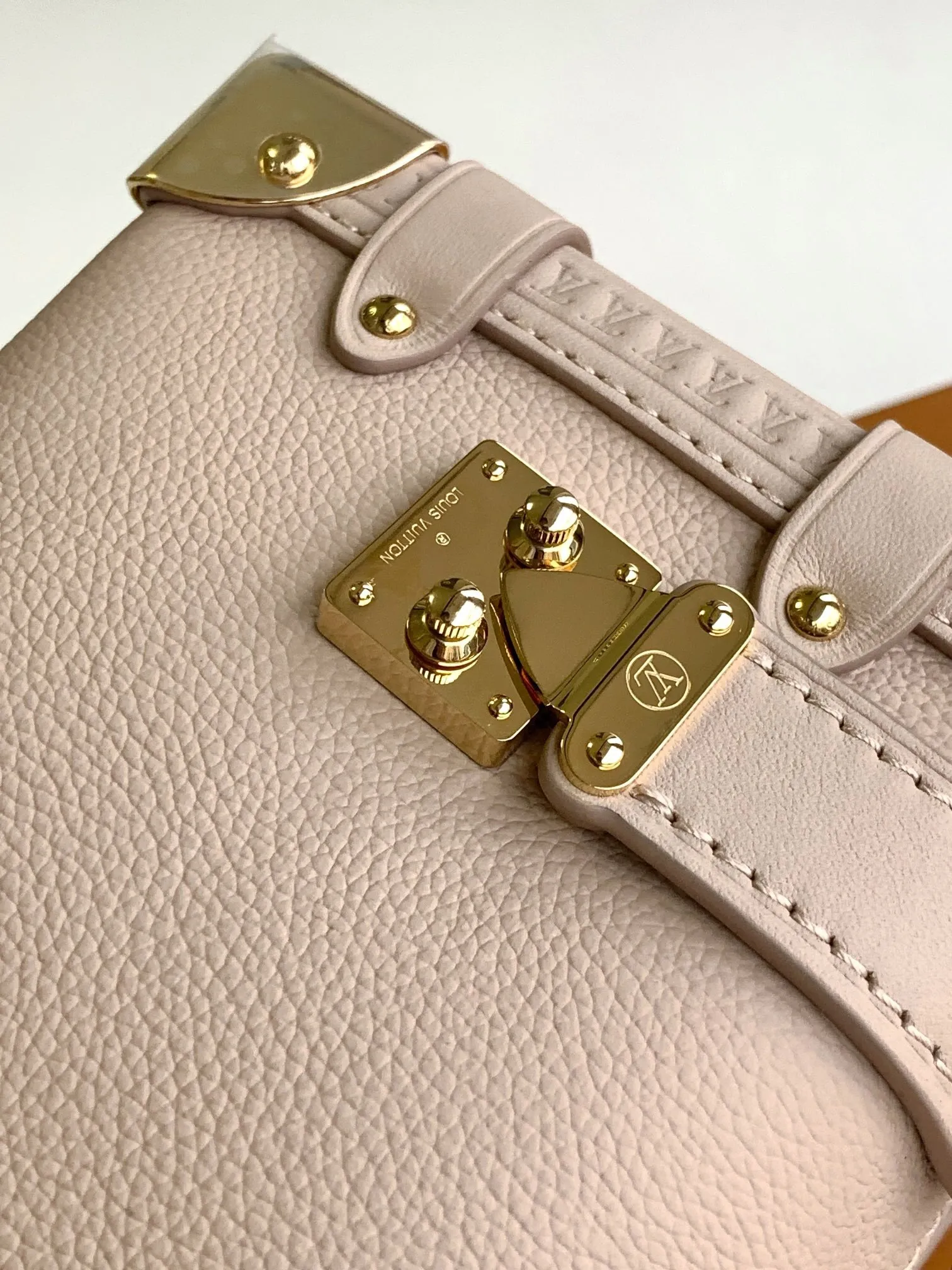 All Categories Official Website "Brand Women's Bags" Women's Bags 💙 LV 2025 New LV Crossbody Bag