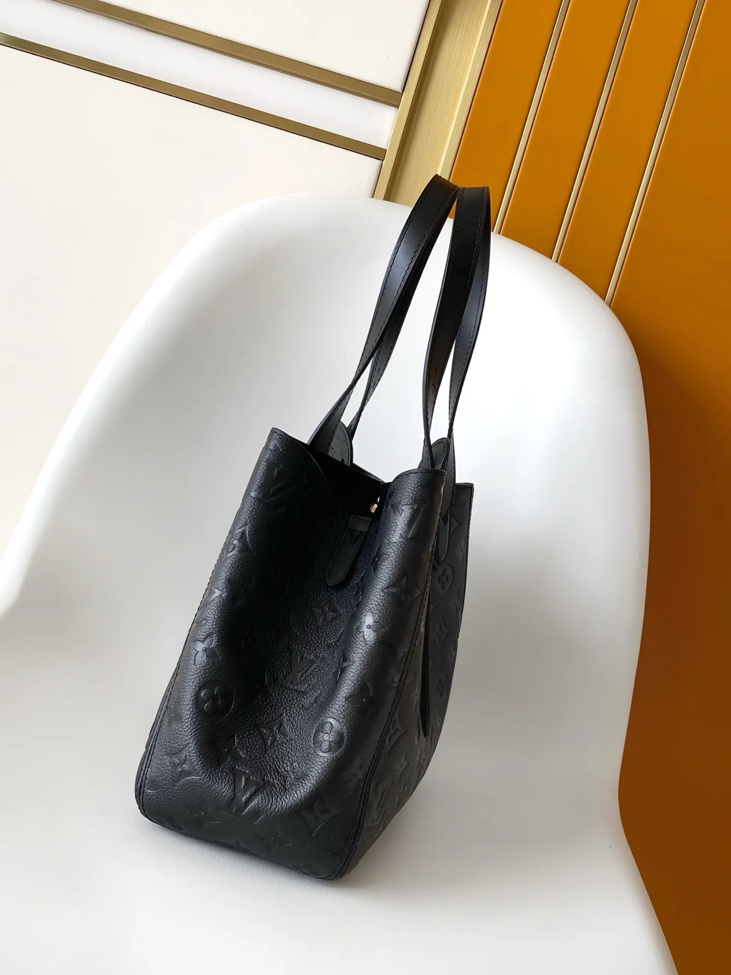 All categories Official website "Brand Women's Bags" Women's Bags 💙 LV 2026 new LV hand-held crossbody bag