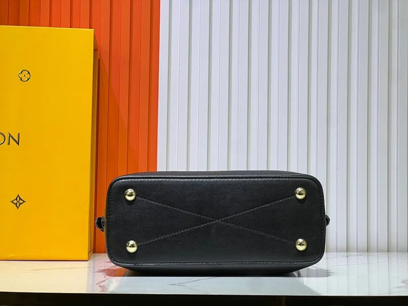 All Categories Official Website "Brand Women's Bags" Women's Bags 💙 LV 2024 Official Website New LV Crossbody Bags