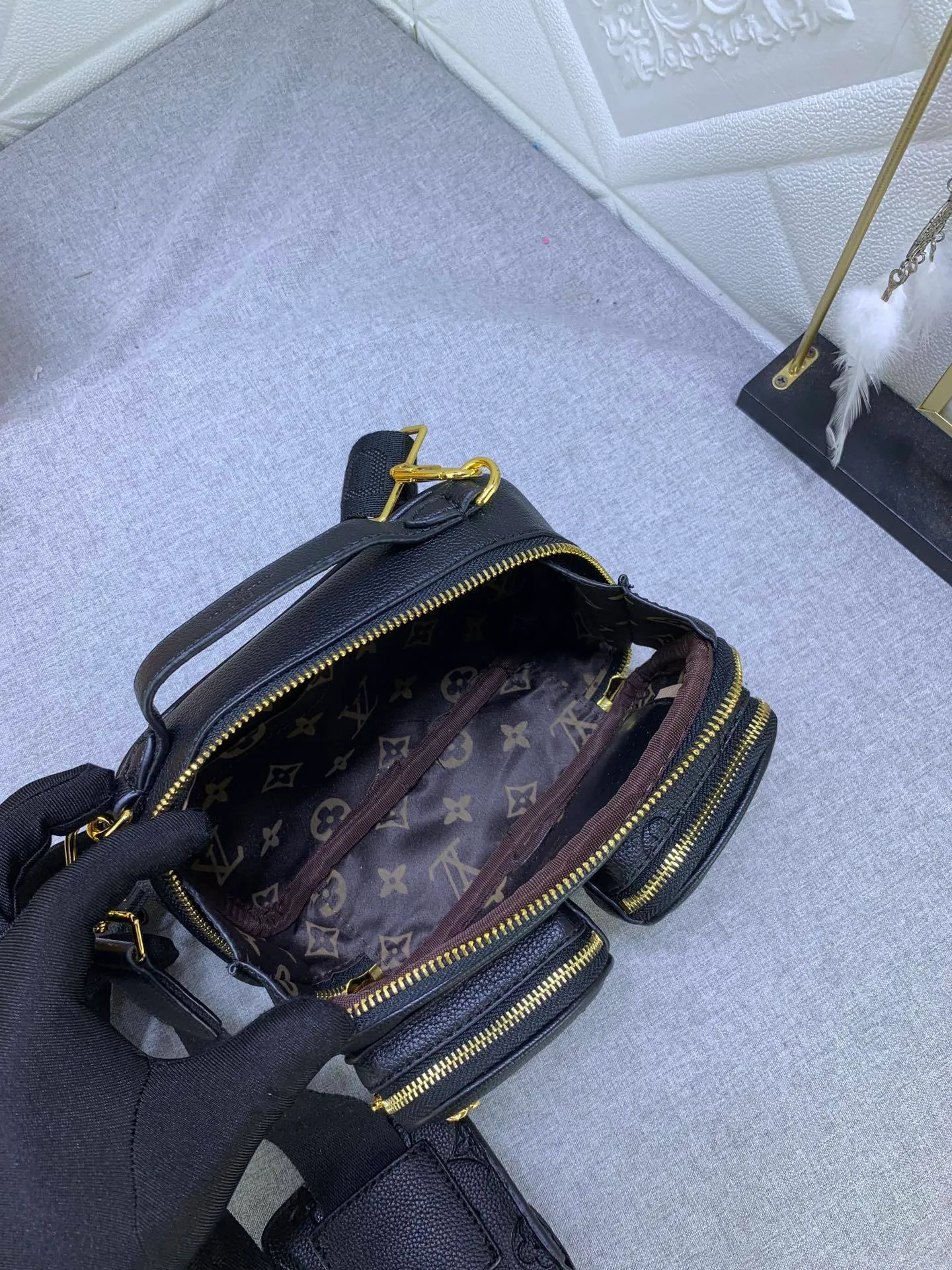 All categories Official website "Brand Women's Bags" Women's Bags 💙 LV replica LV, fine imitation LV bags, LV shoulder bags, 2023 official latest version LV crossbody bag, bag factory, original material, size: 18-11-10CM