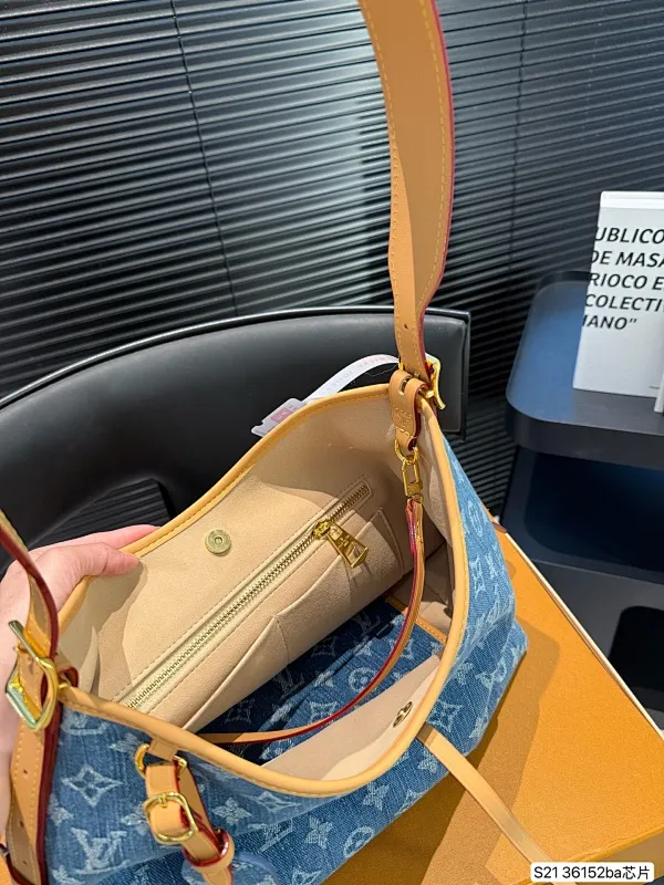 All categories Official website "Brand Women's Bags" Women's Bags 💙 LV 2025 new LV armpit bag