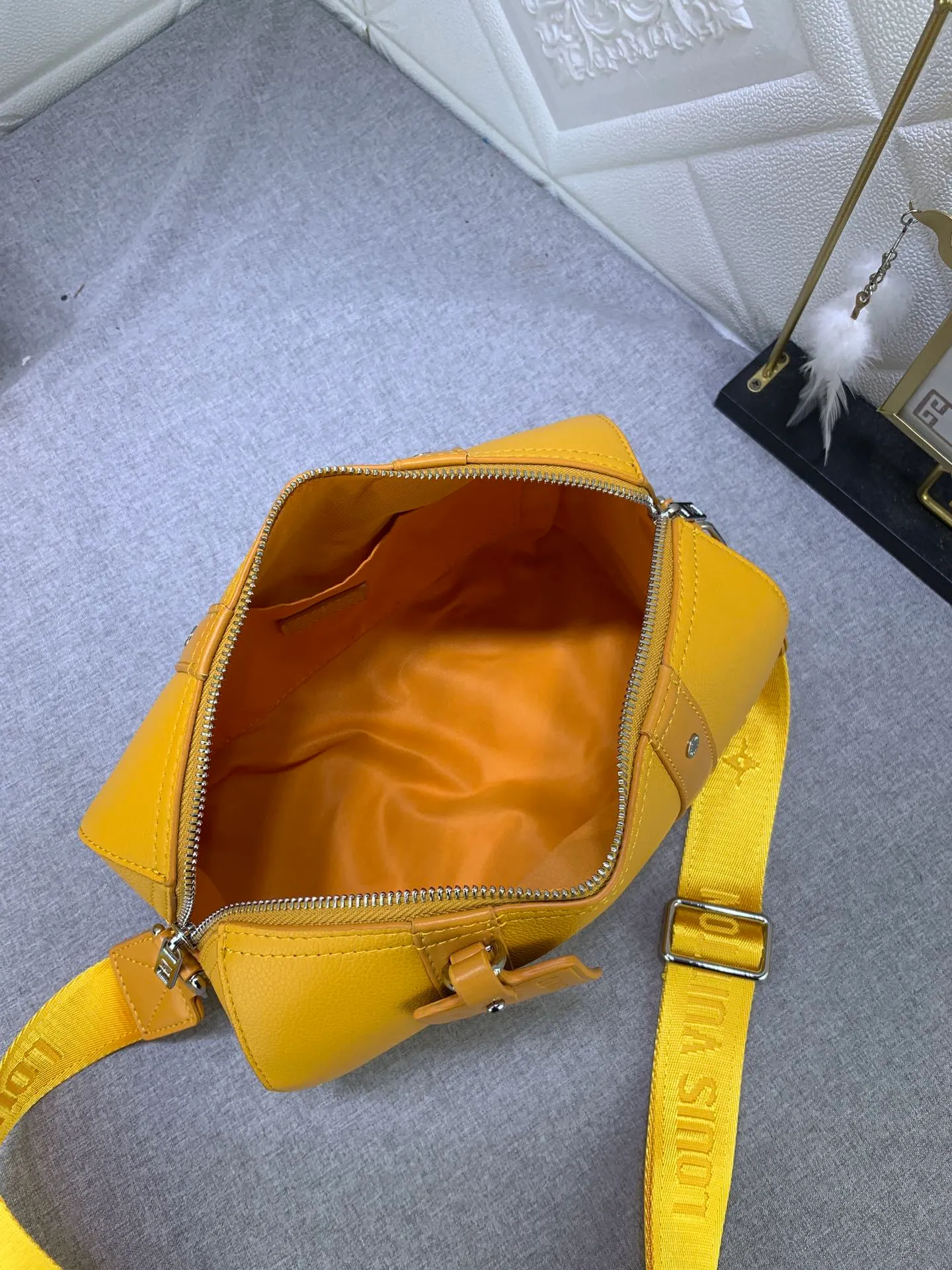 All categories Official website "Brand Women's Bags" Women's Bags 💙 LV replica LV, fine imitation LV bags, LV handbags, 2023 official latest version LV cowhide leather travel bag, bag factory, original material, size: 27-17-13CM