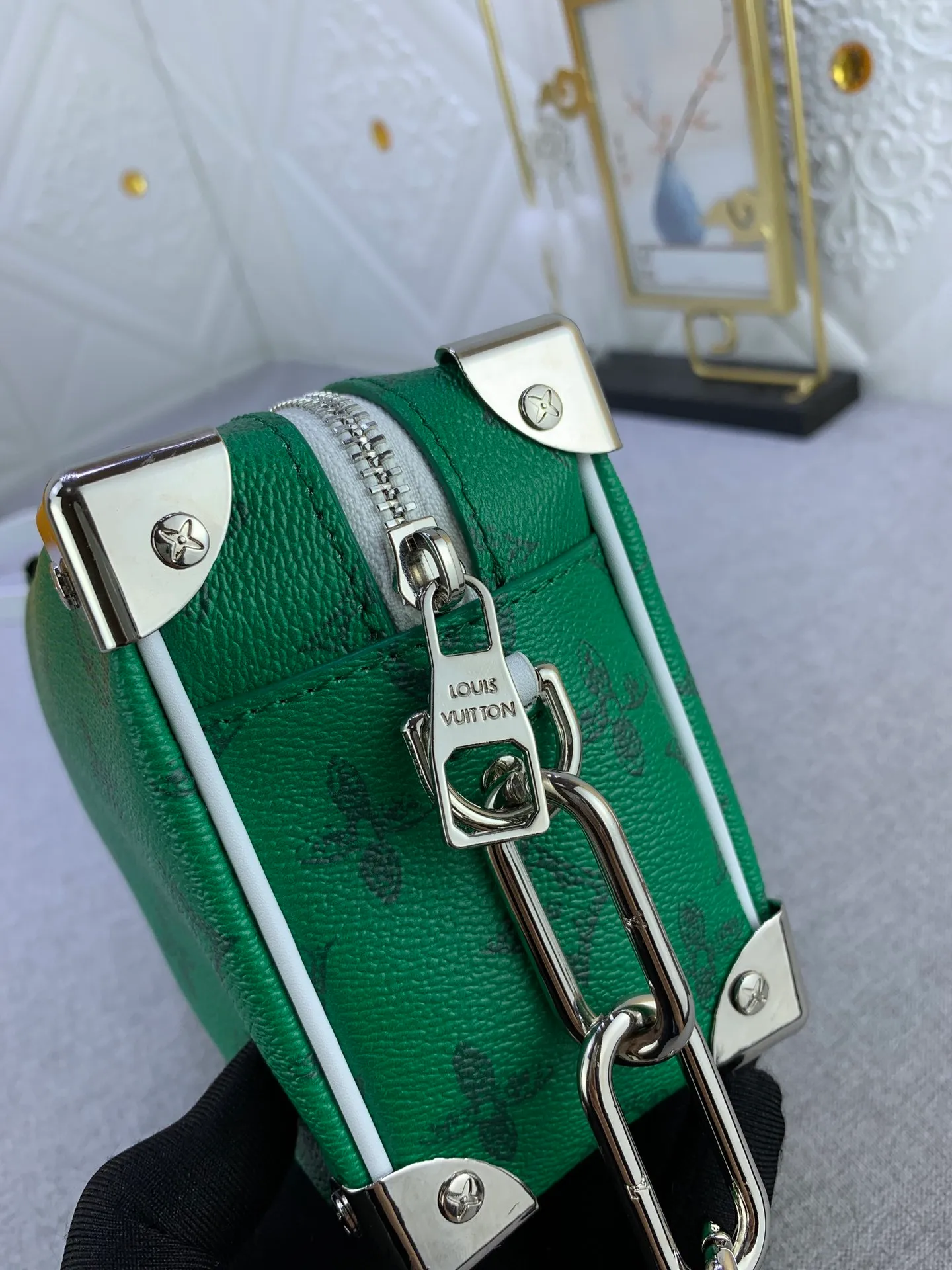 All Categories Official Website "Brand Women's Bags" Women's Bags 💙 LV has the new "Louis Vuitton!" signature printed on its vintage Monogram canvas and chunky chain, a mini soft trunk bag that is part of Virgil Abra's everyday LV capsule of the Men's Fall/Winter 2021-22 collection. Boxy shape and eight pieces of hardware to reinforce the corners. Can