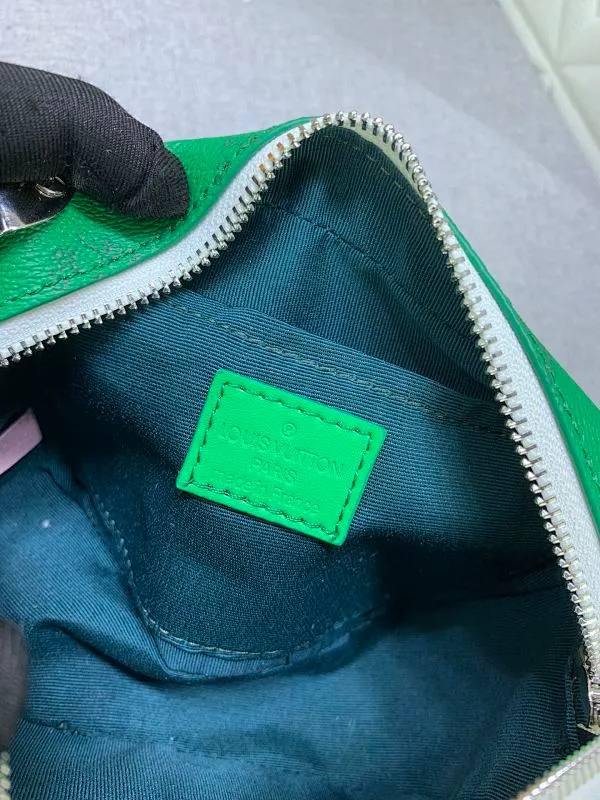 All Categories Official Website "Brand Women's Bags" Women's Bags 💙 LV has the new "Louis Vuitton!" signature printed on its vintage Monogram canvas and chunky chain, a mini soft trunk bag that is part of Virgil Abra's everyday LV capsule of the Men's Fall/Winter 2021-22 collection. Boxy shape and eight pieces of hardware to reinforce the corners. Can