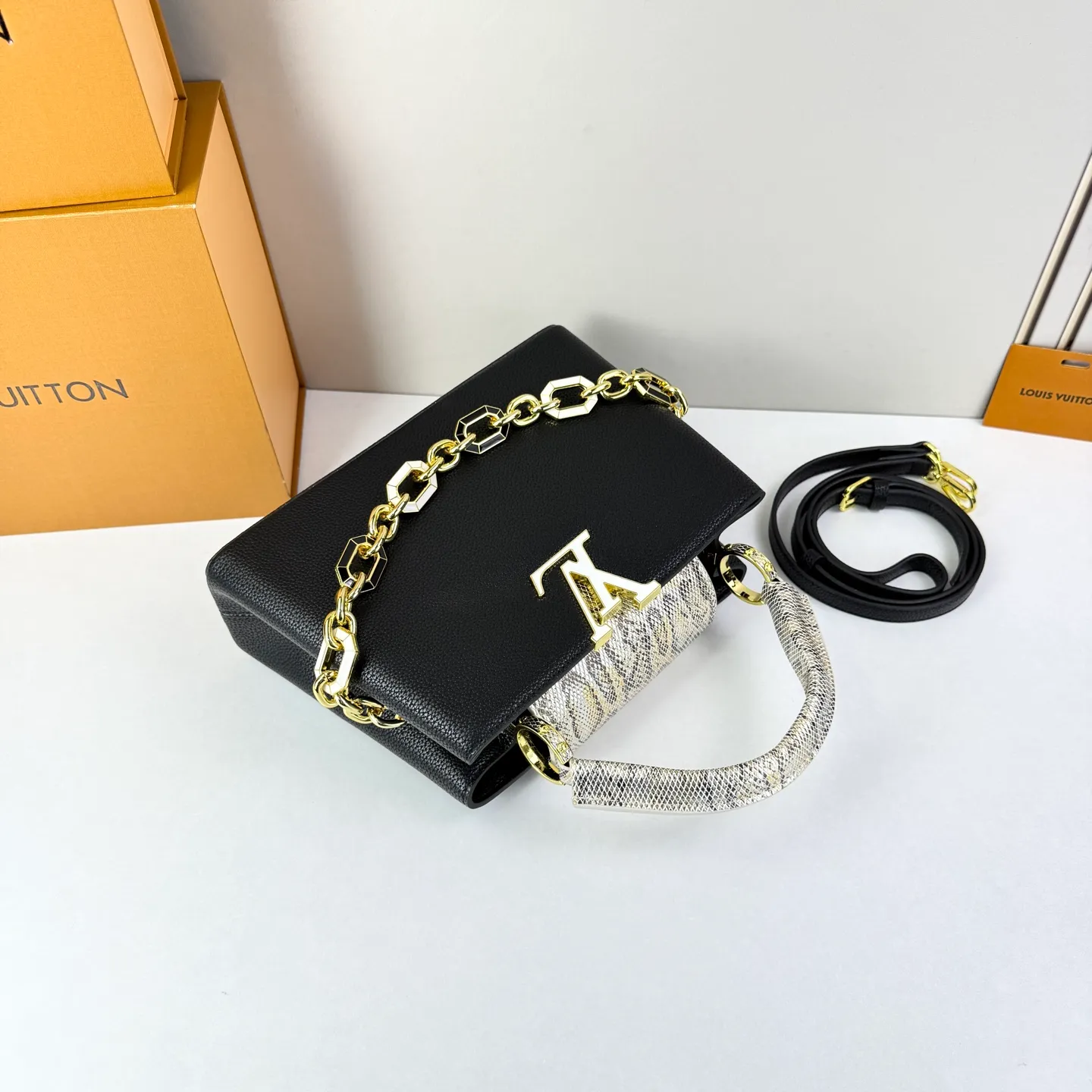 All Categories Official Website "Brand Women's Bags" Women's Bags 💙 LV LV 2026 New Crossbody Shoulder Bag