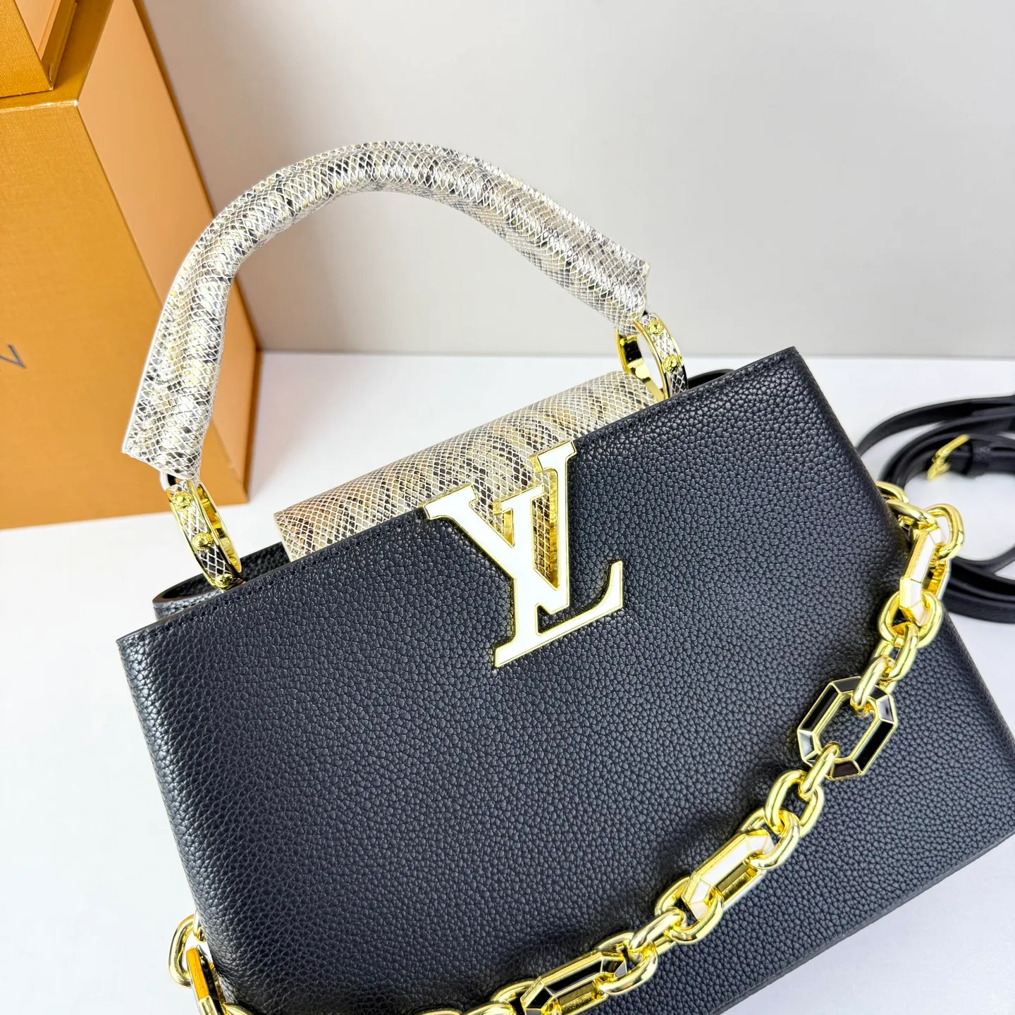 All Categories Official Website "Brand Women's Bags" Women's Bags 💙 LV LV 2026 New Crossbody Shoulder Bag