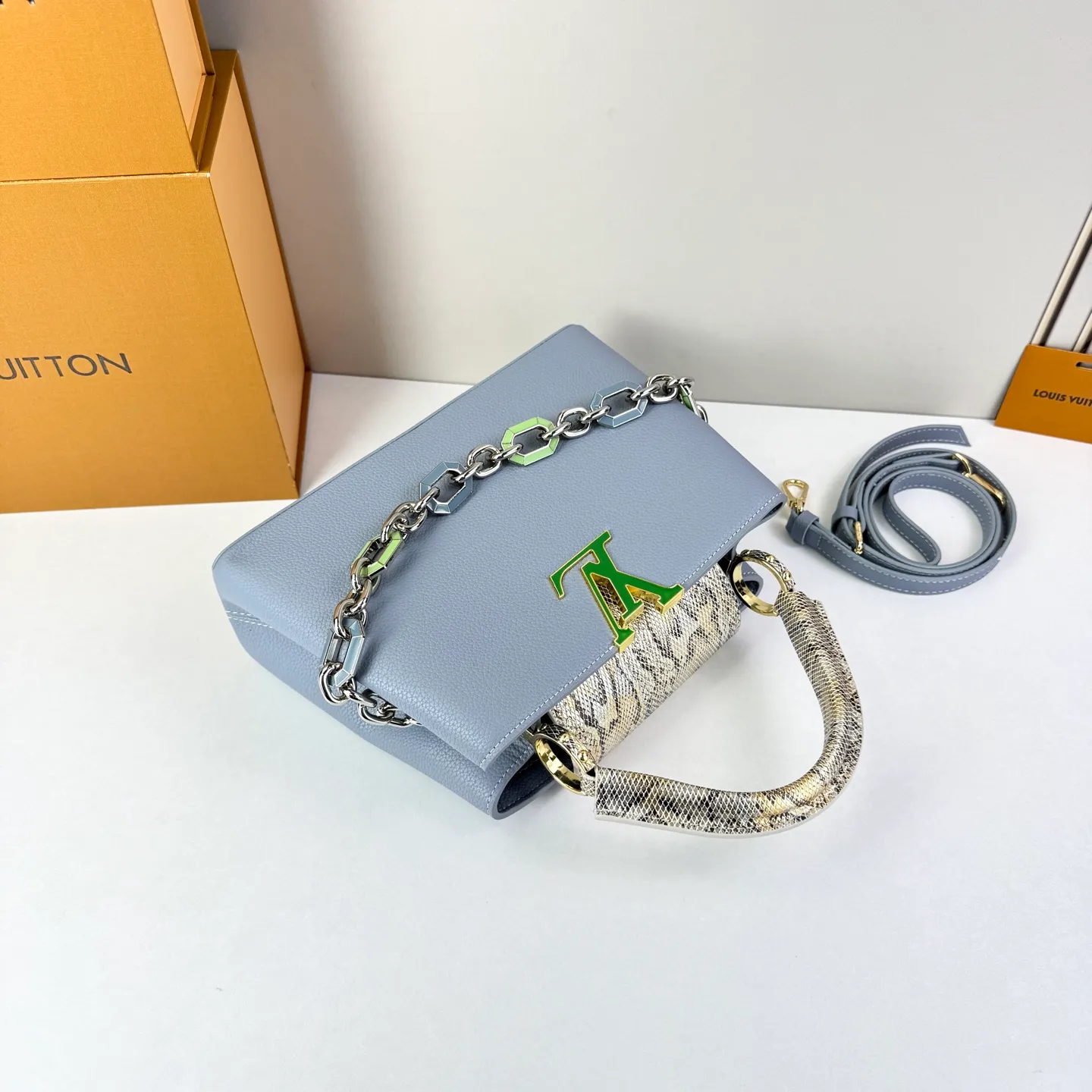 All Categories Official Website "Brand Women's Bags" Women's Bags 💙 LV LV 2026 New Crossbody Shoulder Bag