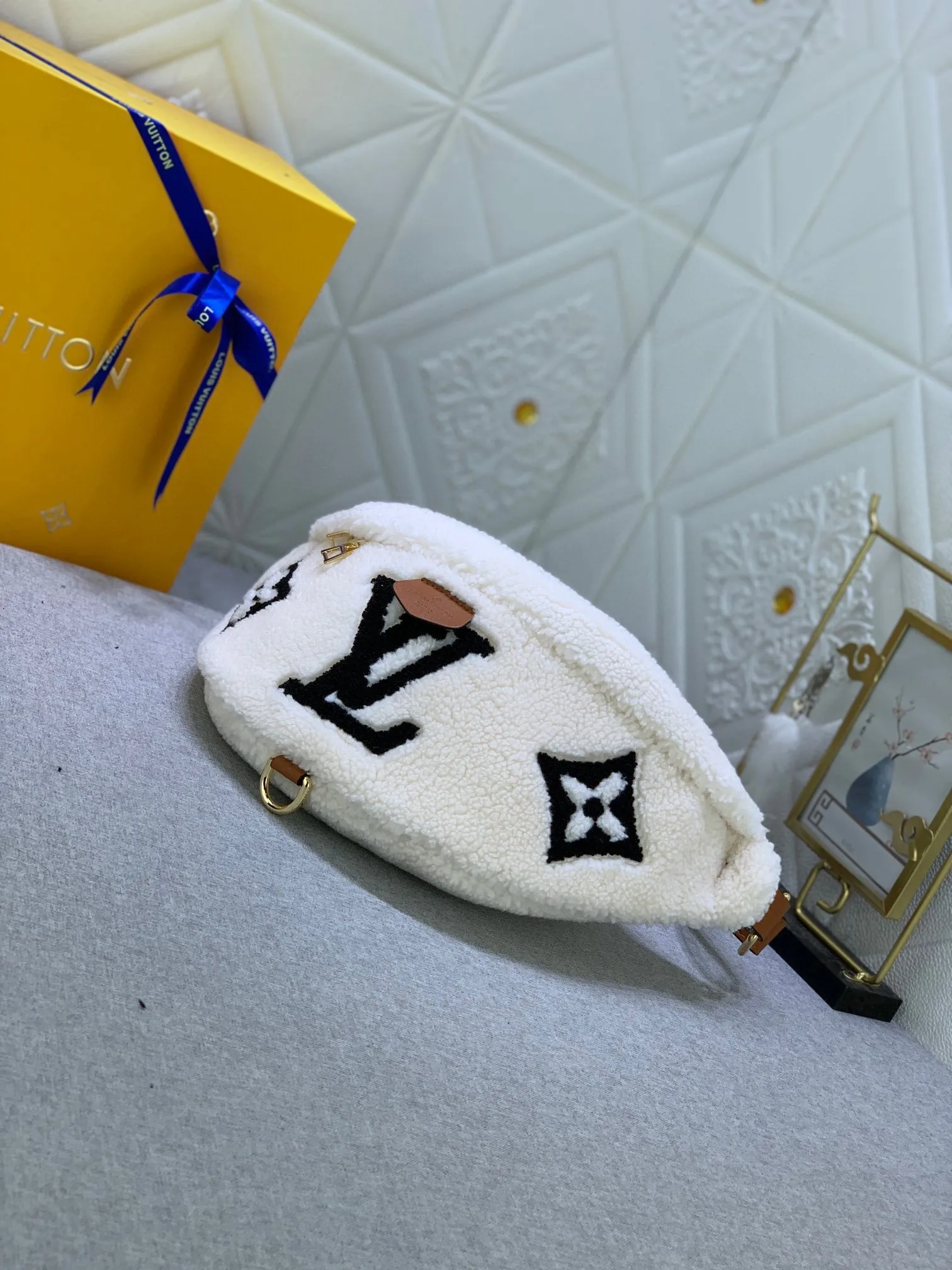 All Categories Official Website "Brand Women's Bags" Women's Bags 💙 LV 2024 New LV Crossbody Bag