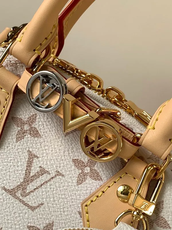 All Categories Official Website "Brand Women's Bags" Women's Bags 💙 LV 2026 New LV Crossbody Bag