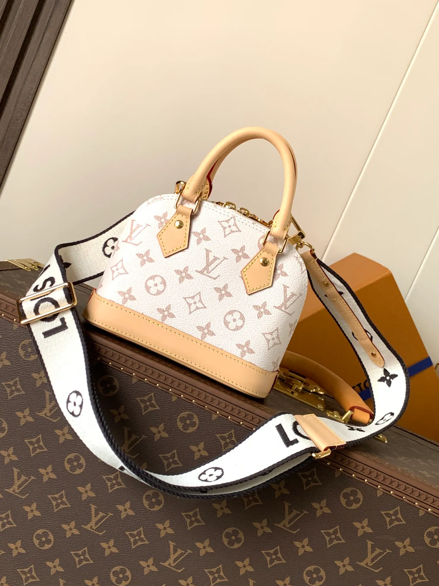 All Categories Official Website "Brand Women's Bags" Women's Bags 💙 LV 2026 New LV Crossbody Bag