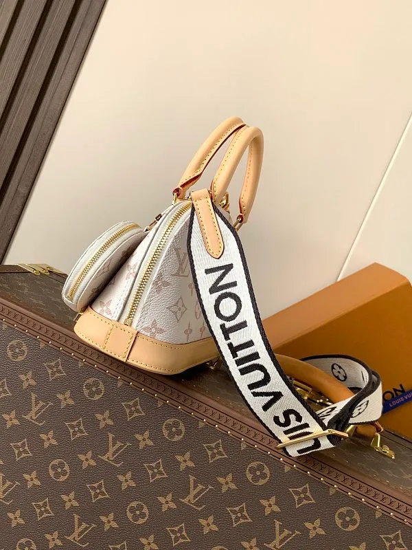 All Categories Official Website "Brand Women's Bags" Women's Bags 💙 LV 2026 New LV Crossbody Bag