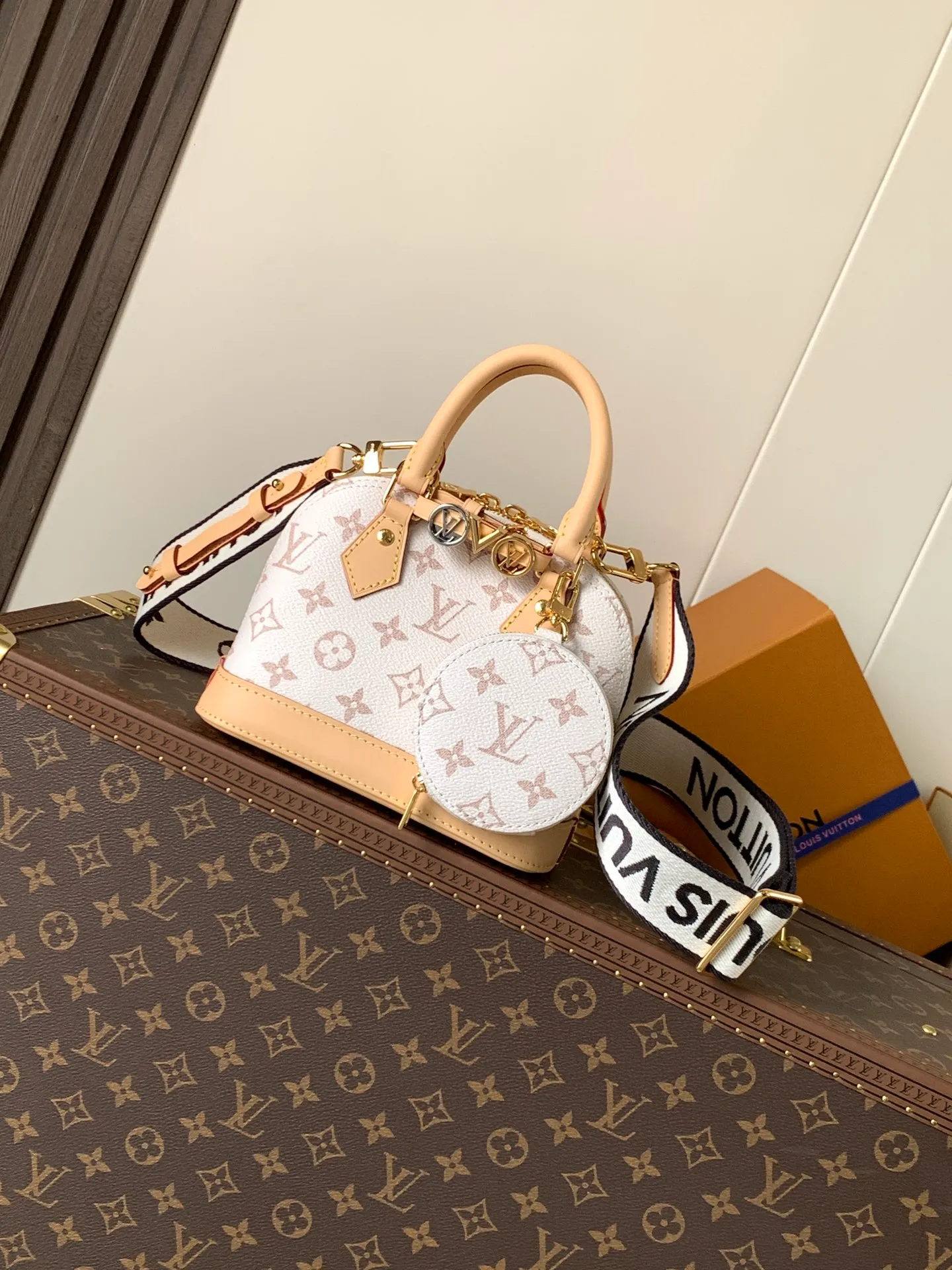All Categories Official Website "Brand Women's Bags" Women's Bags 💙 LV 2026 New LV Crossbody Bag