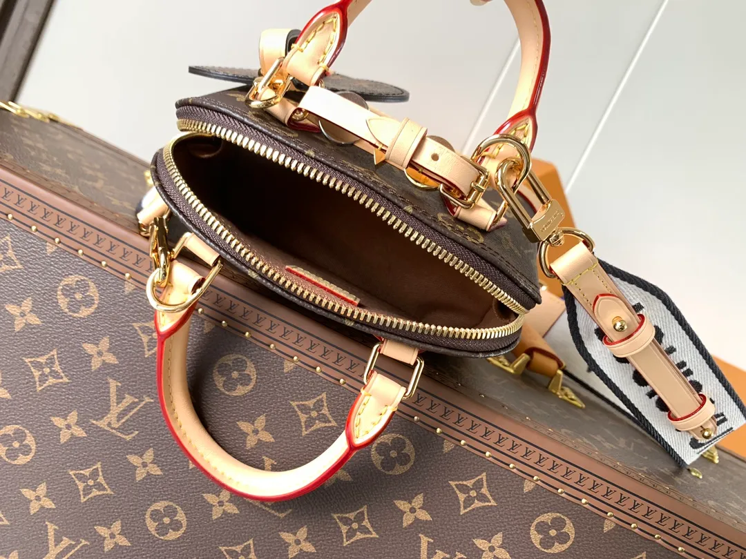 All Categories Official Website "Brand Women's Bags" Women's Bags 💙 LV 2026 New LV Crossbody Bag