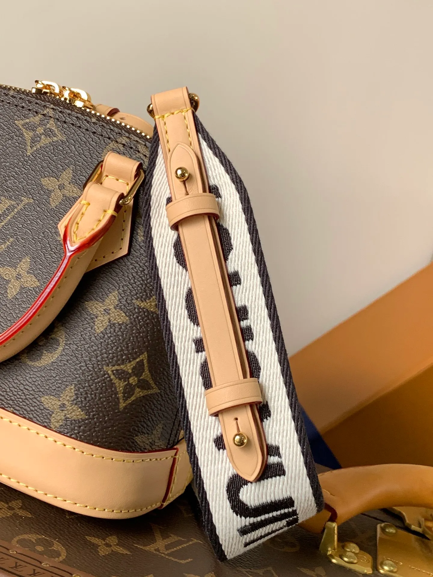 All Categories Official Website "Brand Women's Bags" Women's Bags 💙 LV 2026 New LV Crossbody Bag
