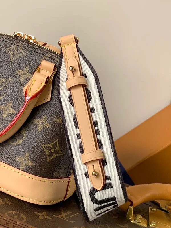 All Categories Official Website "Brand Women's Bags" Women's Bags 💙 LV 2026 New LV Crossbody Bag