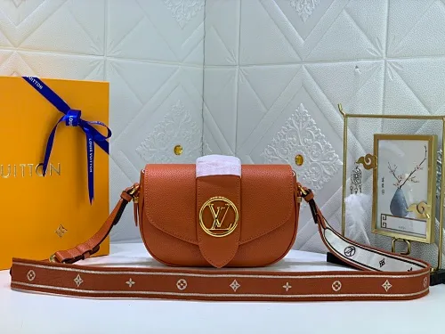 All Categories Official Website "Brand Women's Bags" Women's Bags 💙 LV Pont9 pebbled messenger bag LV PONT 9 SOF, injects an elegant atmosphere with the LV Circle logo derived from the brand archives. Monogram flower clusters are hidden under the flap, and Monogram flowers bloom on the shoulder straps. Medium size 25x17.5