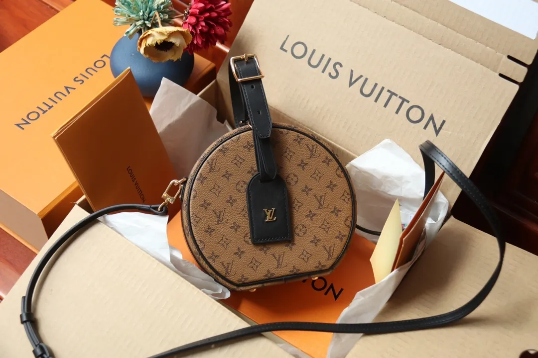 All categories Official website "Brand Women's Bags" Women's Bags 💙 LV replica LV, fine imitation LV bags, LV shoulder bags, 2023 official latest version LV crossbody bag, bag factory, original material, size: 7.5-16.5-7.5CM
