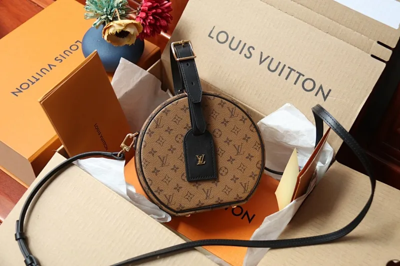 All categories Official website "Brand Women's Bags" Women's Bags 💙 LV replica LV, fine imitation LV bags, LV shoulder bags, 2023 official latest version LV crossbody bag, bag factory, original material, size: 7.5-16.5-7.5CM