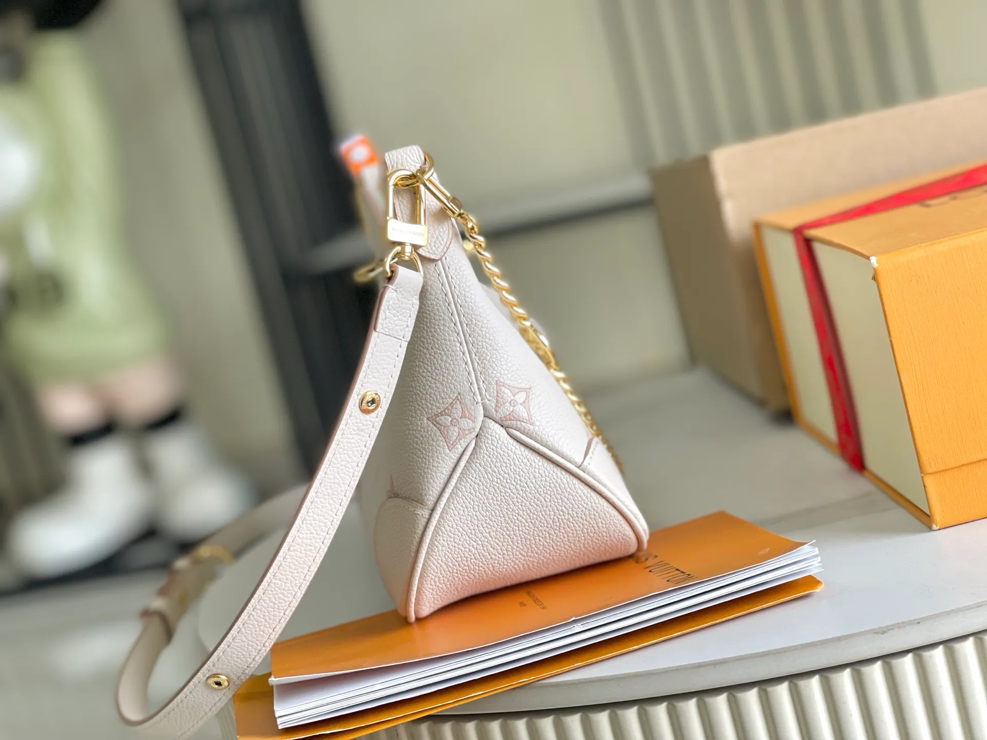 All Categories 💚 Authentic Grade Bags 💚 LV 2026 New LV Top Replica Crossbody Shoulder Bag