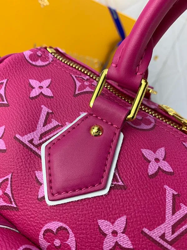 All Categories Official Website "Brand Women's Bags" Women's Bags 💙 LV (new silk screen pillow bag) The compact SPEEDY BANDOULIÈRE 25 handbag reshapes its elegant silhouette, outer pockets and gold buckles. The miniature monogram pattern and leather trim on the canvas evoke the House's historical design codes, as does the rolled leather handle and engraved padlock. an adjustable and