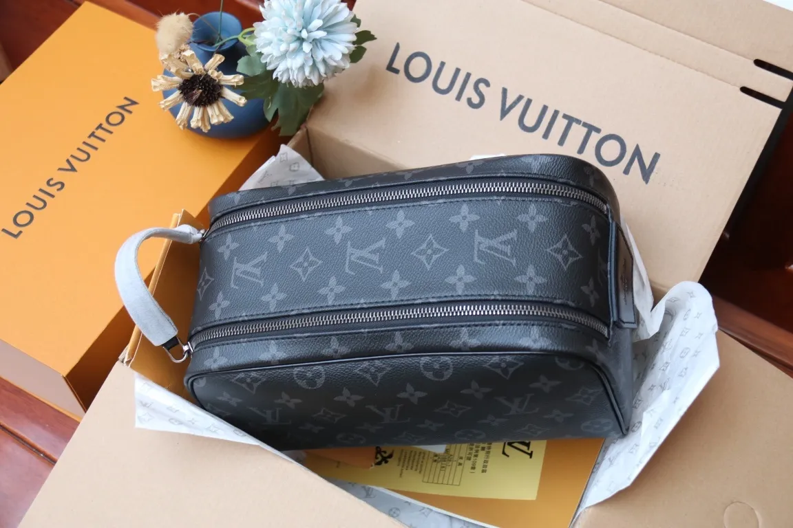 All Categories Official Website "Brand Women's Bags" Women's Bags 💙 LV 2024 New LV Cosmetic Bag