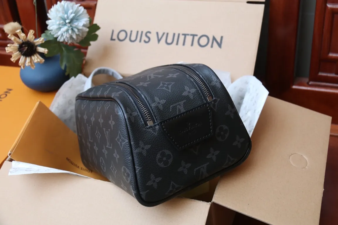 All Categories Official Website "Brand Women's Bags" Women's Bags 💙 LV 2024 New LV Cosmetic Bag