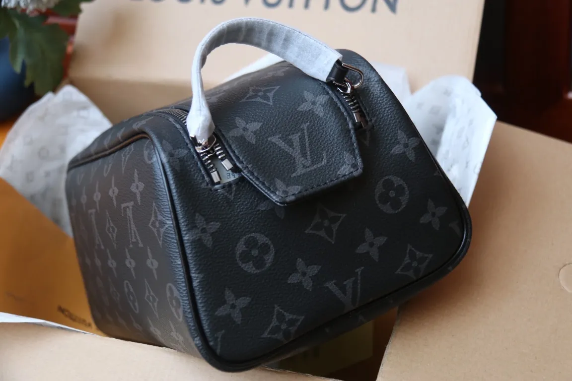 All Categories Official Website "Brand Women's Bags" Women's Bags 💙 LV 2024 New LV Cosmetic Bag
