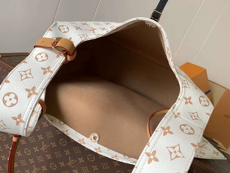 All Categories Official Website "Brand Women's Bags" Women's Bags 💙 LV 2026 New LV Crossbody Bag