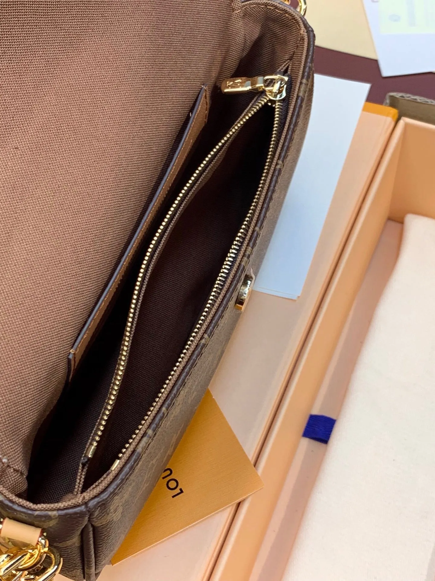 All categories Official website "Brand Women's Bags" Women's Bags 💙 LV 2025 new LV armpit bag