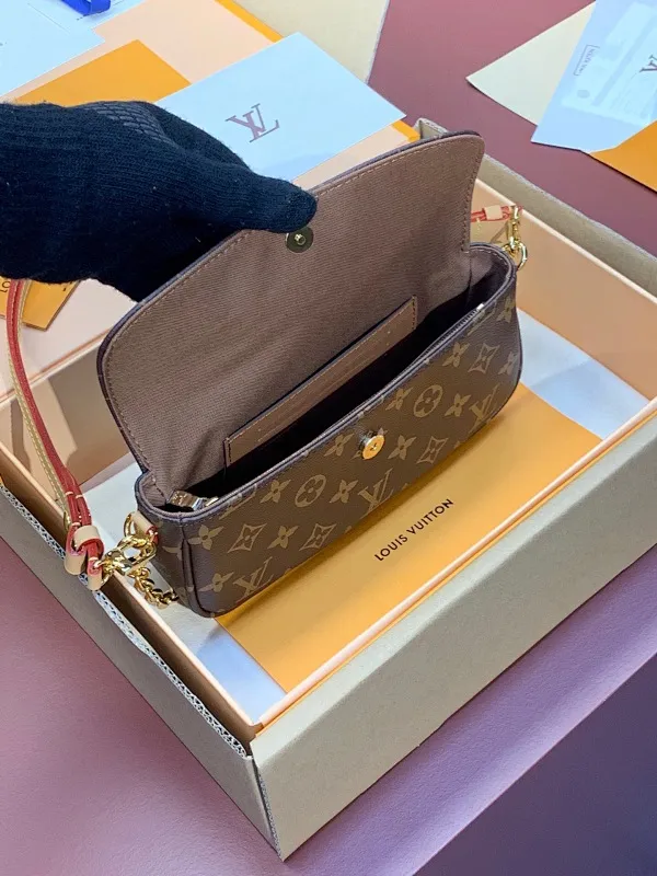All categories Official website "Brand Women's Bags" Women's Bags 💙 LV 2025 new LV armpit bag